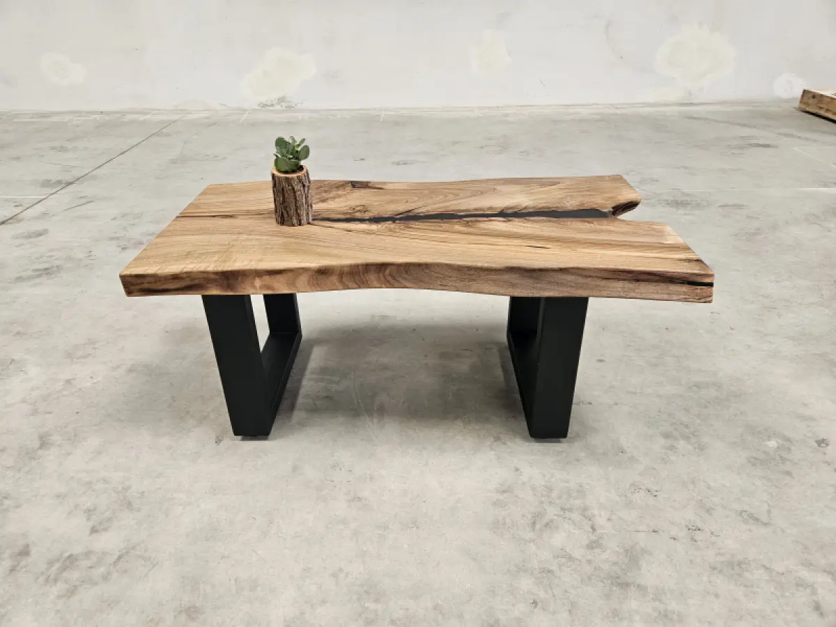Couchtisch Aras mit Epoxidharz 