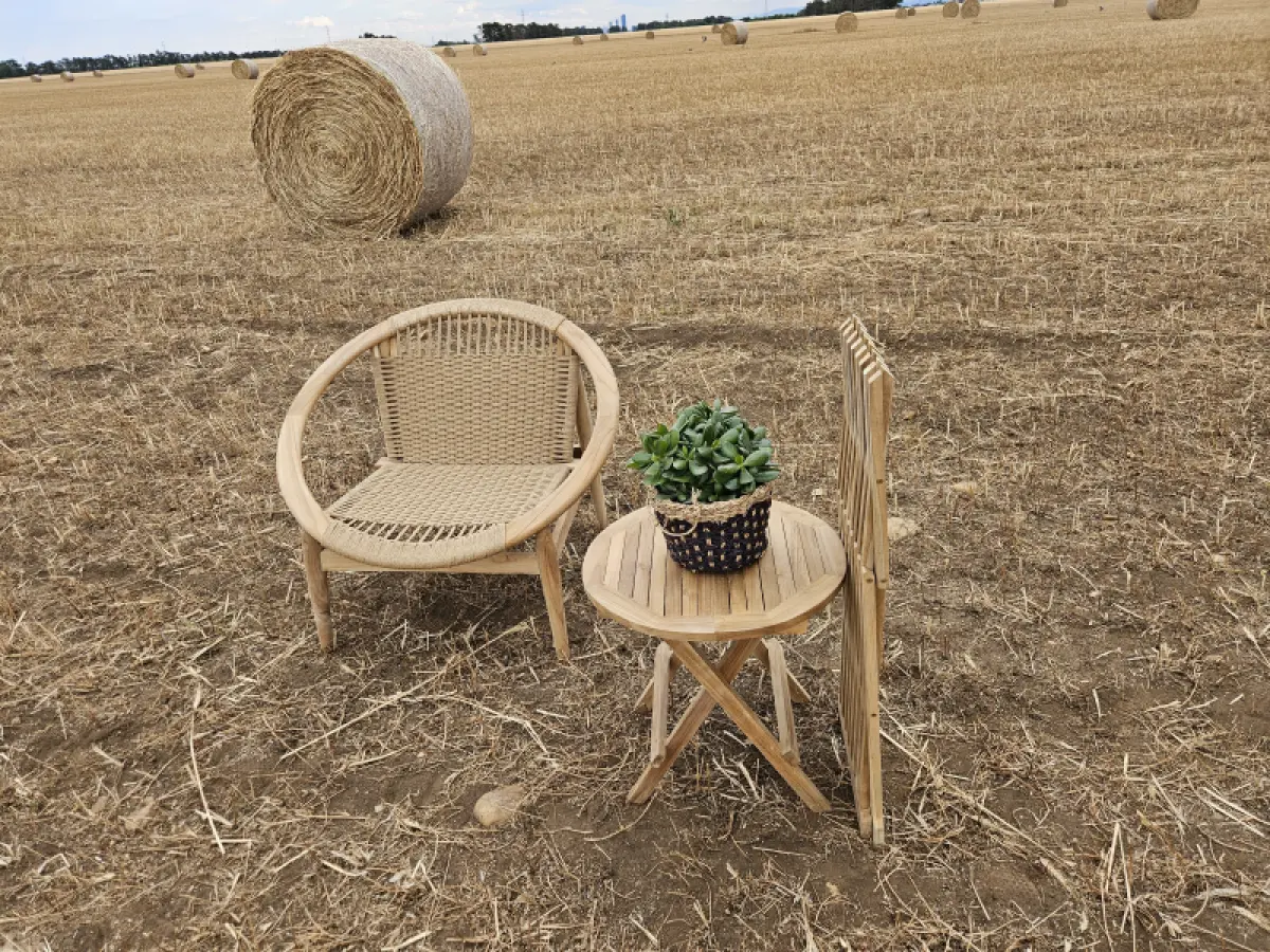 Klappbarer Beistelltisch - Hocker X