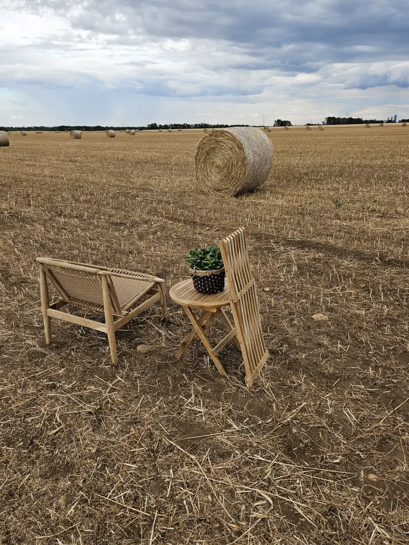 Klappbarer Beistelltisch - Hocker X