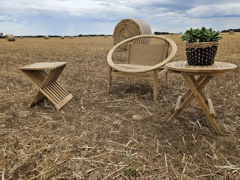 Klappbarer Beistelltisch - Hocker X